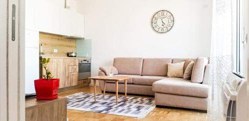 City Center Cute and Comfy Apartment - Ajia Apartments, Tirana (photo 10)