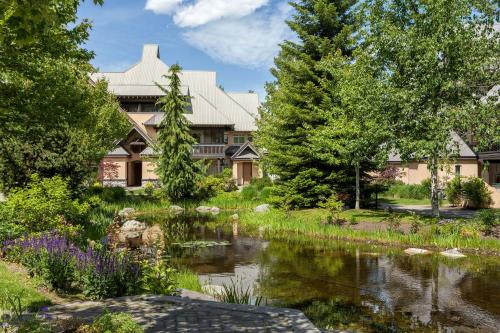 Renovated & Spacious 1bed/2bath Whistler Village in Whistler, Canada