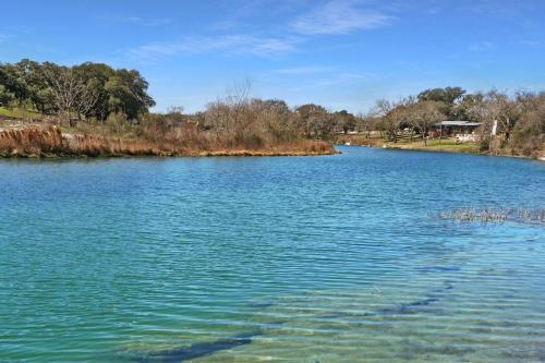 Two Dam Guest Cottages- River Studio - image 7