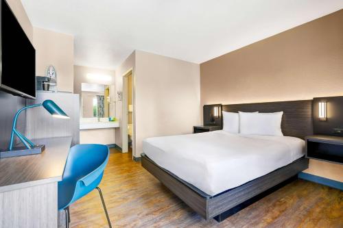 Motel 6-Kirkland, WA - North Kirkland – Kirkland, WA