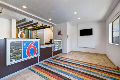 Motel 6-Kirkland, WA - North Kirkland – Kirkland, WA