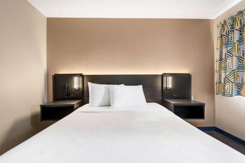 Motel 6-Kirkland, WA - North Kirkland – Kirkland, WA