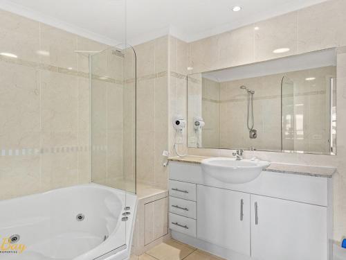Breakwater Apartment 205 - image 5