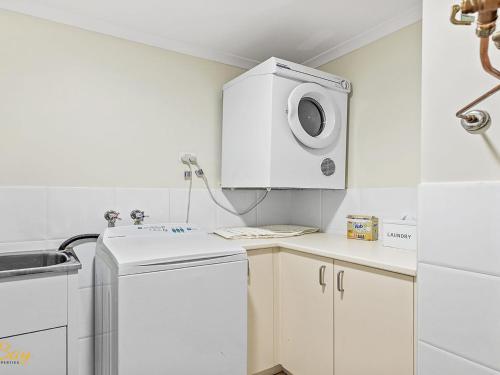 Apartment with Balcony image 2