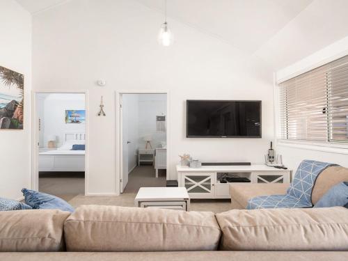 Удобства, Little Kingsley Beach House in Уан Маил Бийч