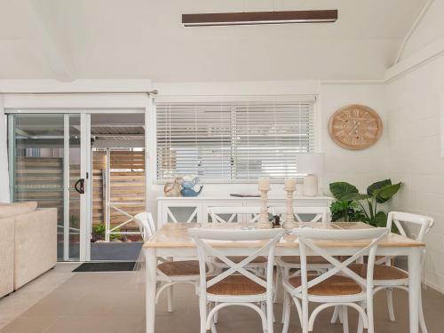 Удобства, Little Kingsley Beach House in Уан Маил Бийч