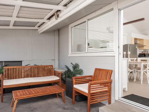 Балкон/тераса, Little Kingsley Beach House in Уан Маил Бийч