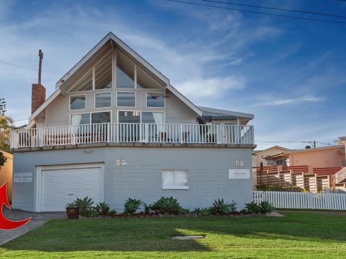 Фасада на хотела, Little Kingsley Beach House in Уан Маил Бийч