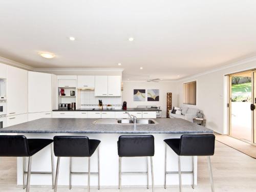 Kitchen, Fingal Escape 28 Bent St in Fingal Bay