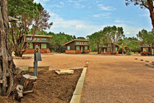 Green Acres Cottages - Gruene Suite - image 6