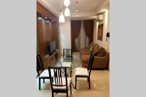 Luxury and Comfort 2 BR Apartment Lavenue Pancoran by Sang Living
