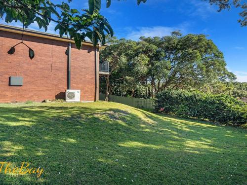 Garden, Amaroo Cres No 20 Fingal Bay Holiday Home in Fingal Bay