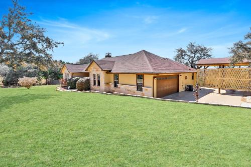 Lodge at Rocky Creek - image 2