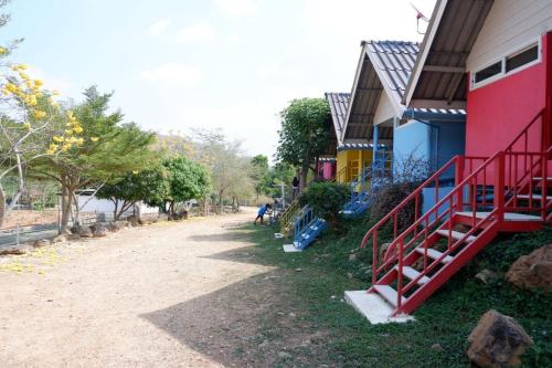 Baan Rai Pray Rung Kaeng Krachan