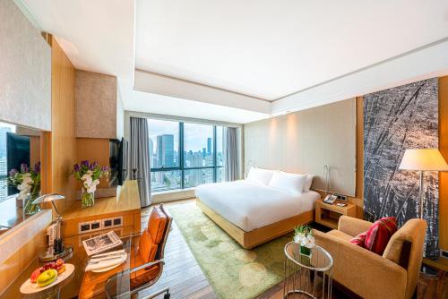 The Eton Hotel Pudong in Lujiazui and New Int'l Expo Center Pudong