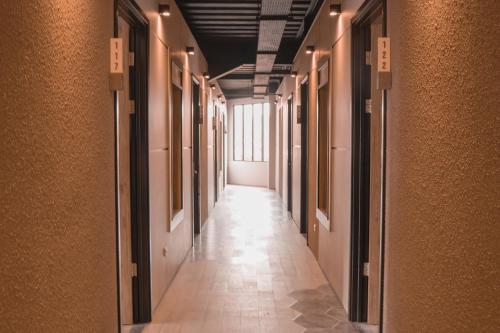 ระเบียง/ชานเรือน, LOA LIVING Solo Baru near เดอะพาร์ค