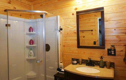A Treehouse Retreat- Luna Vista - image 4