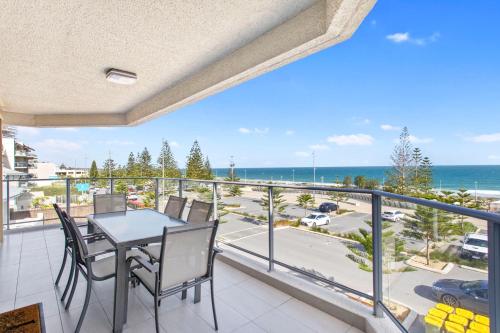 Suite 310 Sandcastles 3 Bedroom Deluxe - image 2