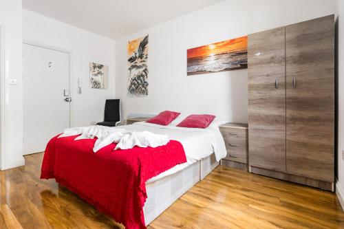 City Rooms - image 13