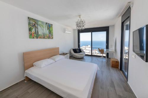 Astounding House with Private Pool and Charming Sea View in Bodrum
