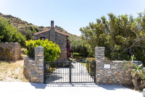  Manolis' House in Agia Paraskevi