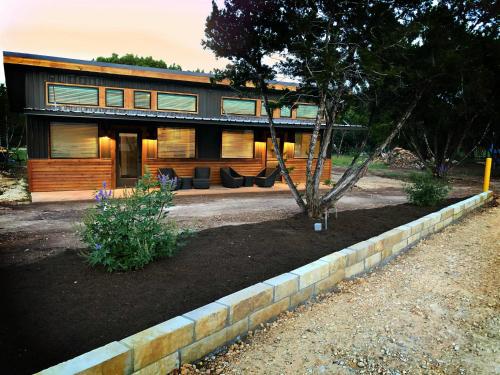 Green Acres Cottages - Wimberley Suite - image 5