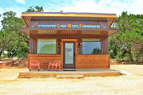 Cottages at Green Acres - Dripping Springs Suite
