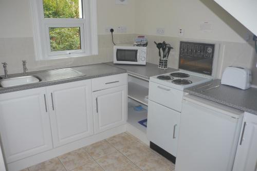 Broadshade Holiday Apartments - main image