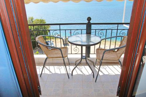 Studios&apartments Thomas - Apartment - Vasiliki