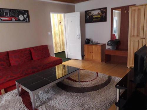 2 bedrooms, 3 beds