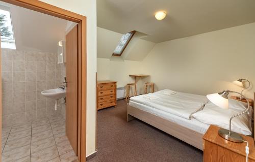 2 twin beds