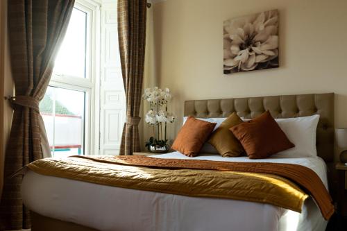 Brogan's Bar & Guesthouse