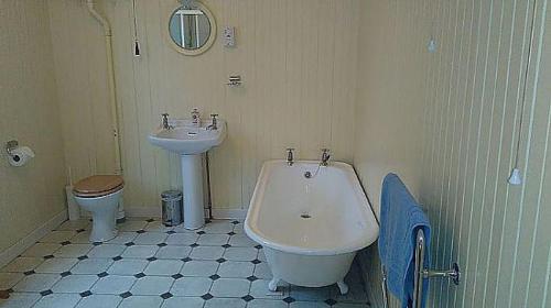 Bathroom, Barnlongart House in Lochgilphead