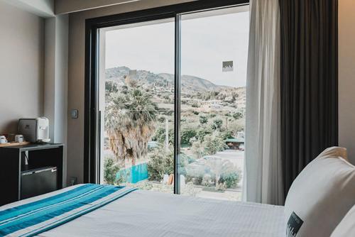 H Boutique Pena Parda Set in a prime location of La Herradura, Peña Parda Bay puts everything the city has to offer just outside your doorstep. Offering a variety of facilities and services, the property provides all you 