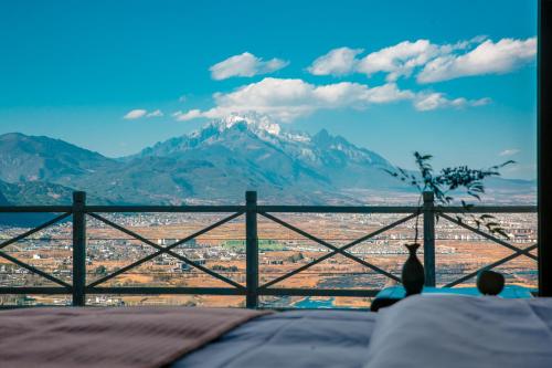 . Mountain and Lake Villa Resorts Lijiang