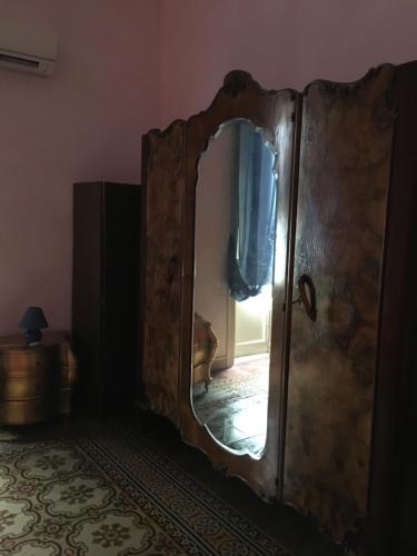 One-Bedroom Apartment image 6