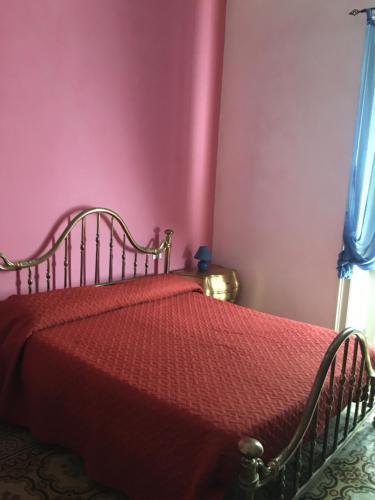 One-Bedroom Apartment image 5