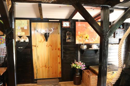 A szálláshely kívülről, Frenkcottage 5 KM FROM THE AIRPORT- FREE TRANSPORTATION near Ljubljanai repülőtér