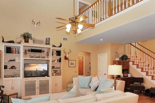 Cypress Creek Getaway - image 7