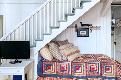 Saranac Lake Cabin with Beach Access - image 9