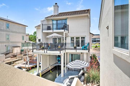 Horseshoe Bay Townhome Nestled on the Water! in Horseshoe Bay, USA