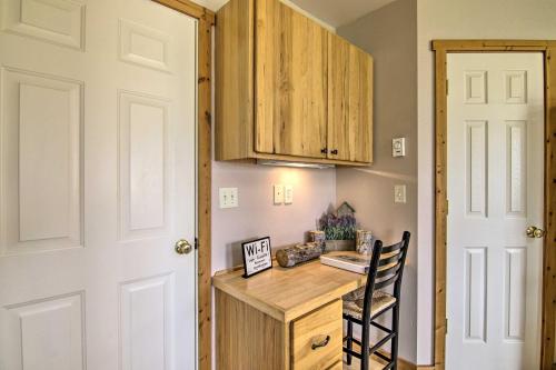 Airy Emigrant Townhome with Sweeping Mtn Views! in Emigrant, USA