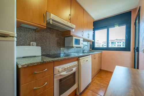OP HomeHolidaysRentals Adara