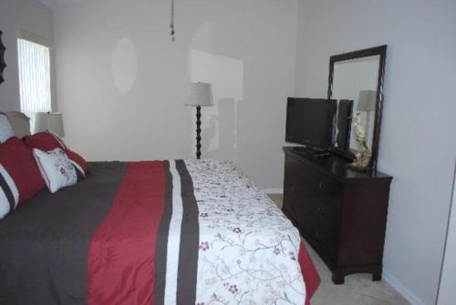 Luxury 5-Bed Villa located only 3 miles from Disney World - image 7
