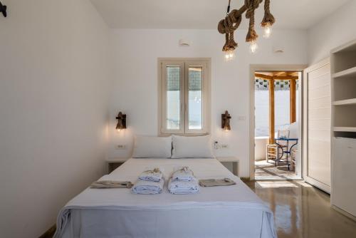 Geomilos Deluxe Rooms in Milos Island