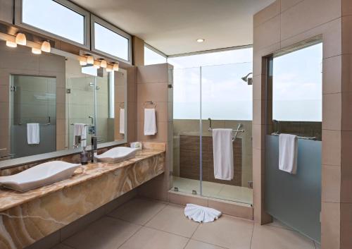 302502555 Holiday Inn Guatemala by IHG