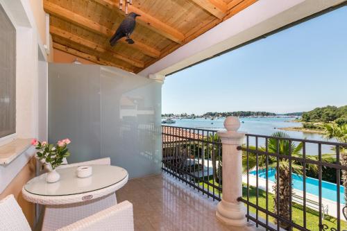 One-Bedroom Apartment with Sea View (2 Adults)