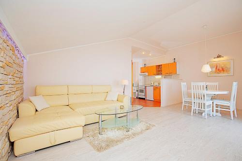 Big Blue Apartments - image 12