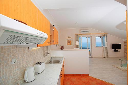 Big Blue Apartments - image 8