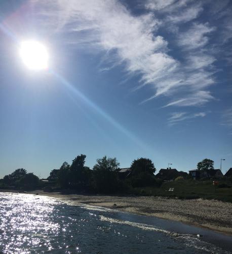 plaža, Stuga nära havet (Stuga nara havet) in Svarte